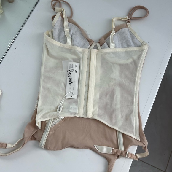 Valery lace Corset NWT - Picture 4 of 4